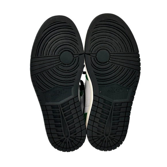 Nike Air Jordan 1 Retro High Lucky Green White Black Hi Top Sneakers sz 8 Womens - Picture 9 of 11